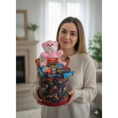Kutuda Ayıcık Çikolatalar ve Kar küresi
